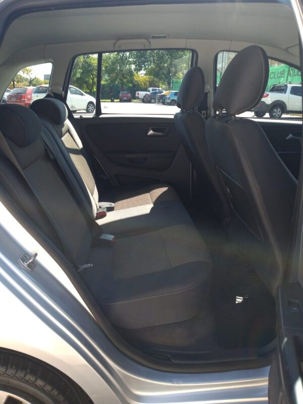 Volkswagen_suran_2012_highline_138.000_km