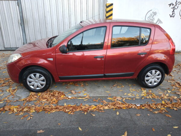 VENDIDO Renault - SANDERO 1.6 16V CONFORT - 2011