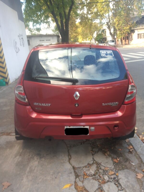 Sandero_bordo