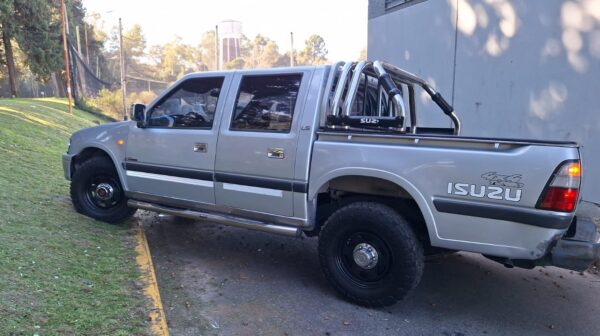 DISPONIBLE - Pick Up Isuzu 3.1 Turbo Diesel 4x4 - 2001 - Imagen 2