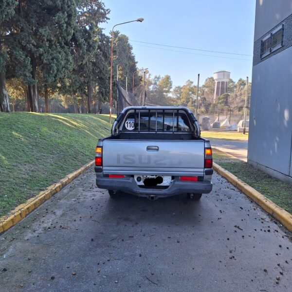 DISPONIBLE - Pick Up Isuzu 3.1 Turbo Diesel 4x4 - 2001 - Imagen 3