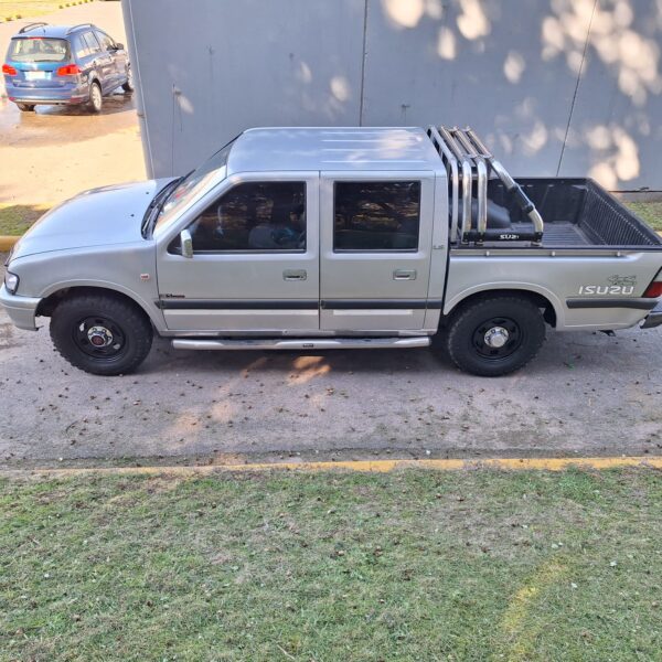DISPONIBLE - Pick Up Isuzu 3.1 Turbo Diesel 4x4 - 2001 - Imagen 4