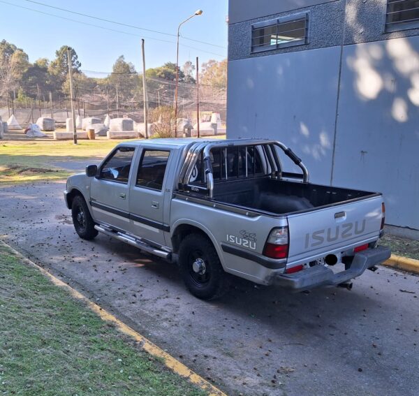 DISPONIBLE - Pick Up Isuzu 3.1 Turbo Diesel 4x4 - 2001 - Imagen 8