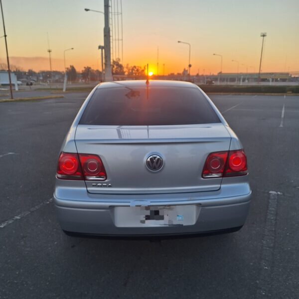 DISPONIBLE - VW Bora Trendline 2.0 - Manual - 2013 - Imagen 3