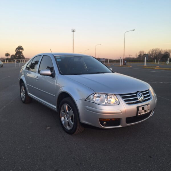DISPONIBLE - VW Bora Trendline 2.0 - Manual - 2013 - Imagen 5
