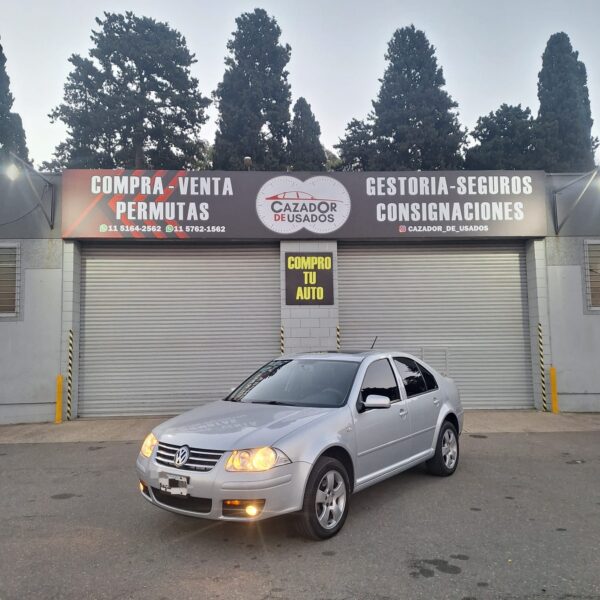 DISPONIBLE - VW Bora Trendline 2.0 - Manual - 2013