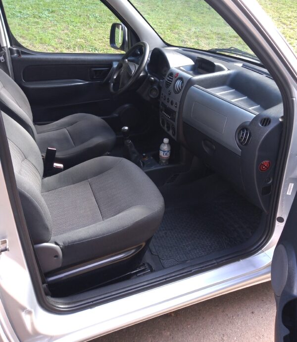 DISPONIBLE - Citroën Berlingo Multispace HDI - 2011 - Imagen 8