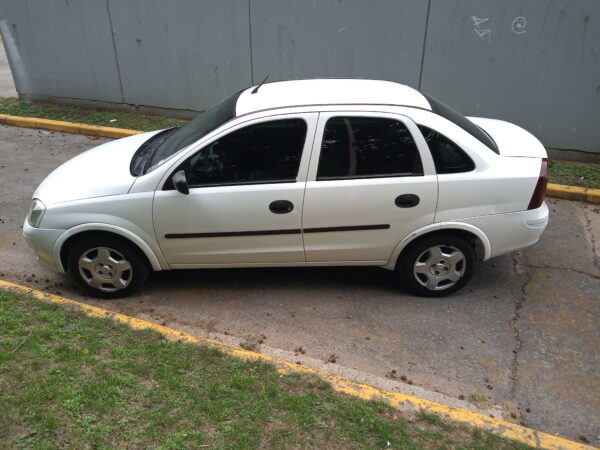 DISPONIBLE - Chevrolet Corsa 2 - 2010 - Muy buen estado - Imagen 3